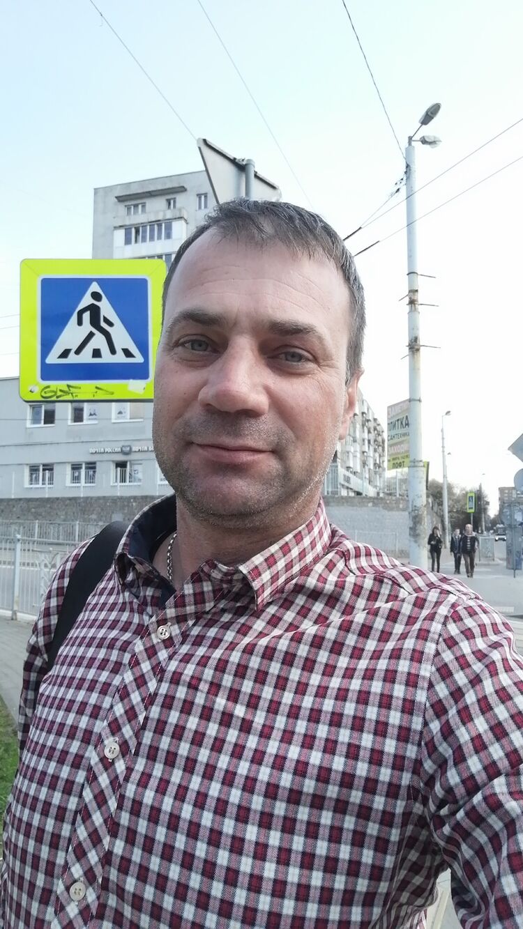  -,   Sasha, 42 ,   ,   