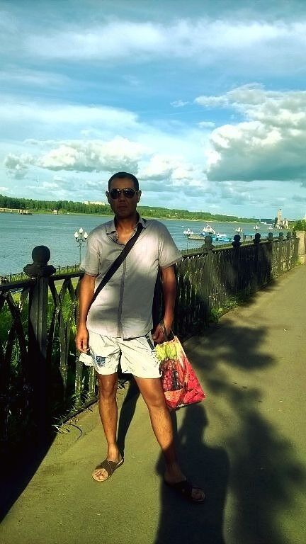  18977410  Vadim, 42 ,    