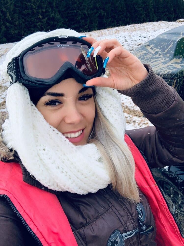  32948880  Cristina, 25 ,    Saint-Denis