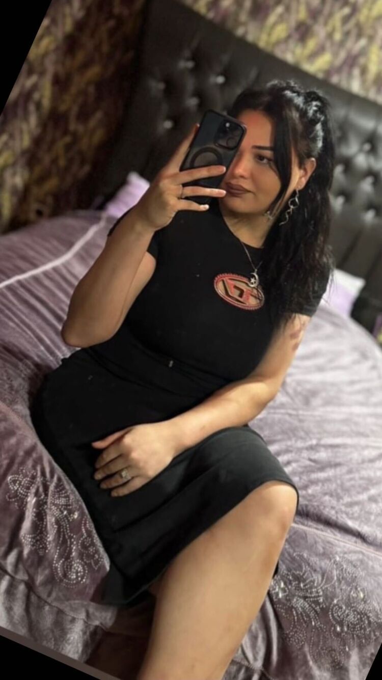  49568990  Zara, 29 ,    