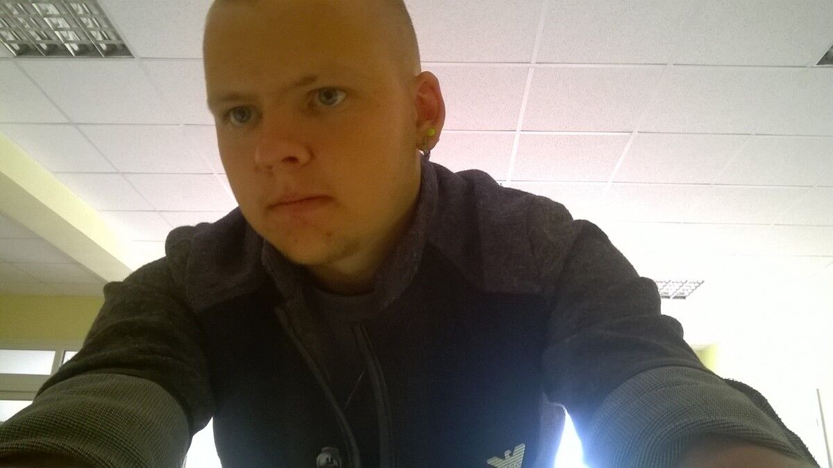  6195690  Edgars, 31 ,    Kista