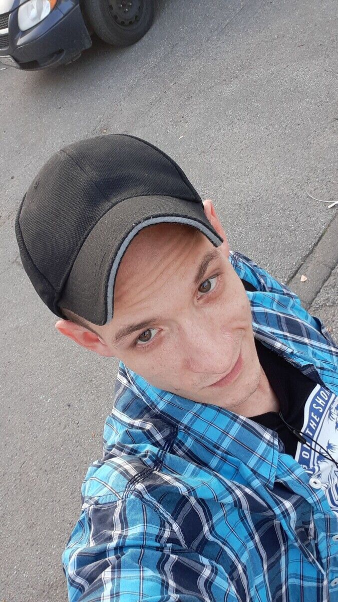  21399720  Alex, 32 ,    -