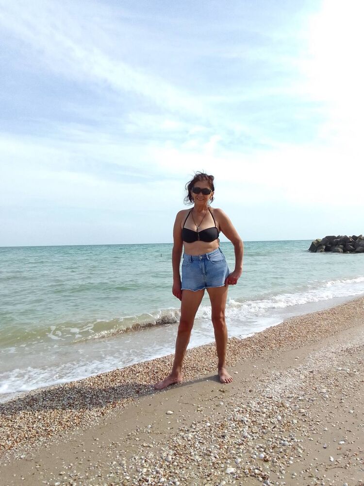  ,   Nina, 57 ,   c 