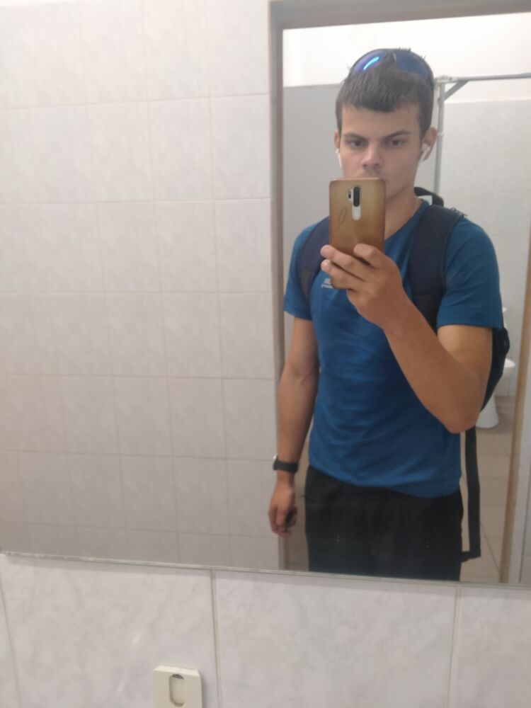  23790170  Arthur, 24 ,    