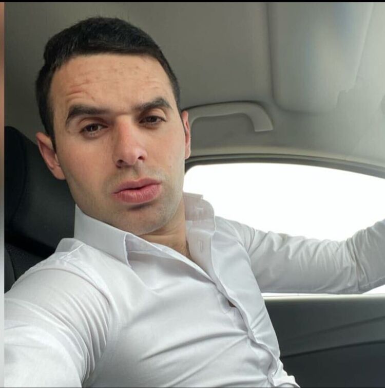  48201810  Burak, 29 ,    --