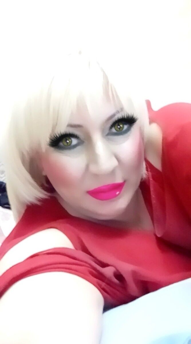  ,   ILONA, 40 ,   ,   , c 