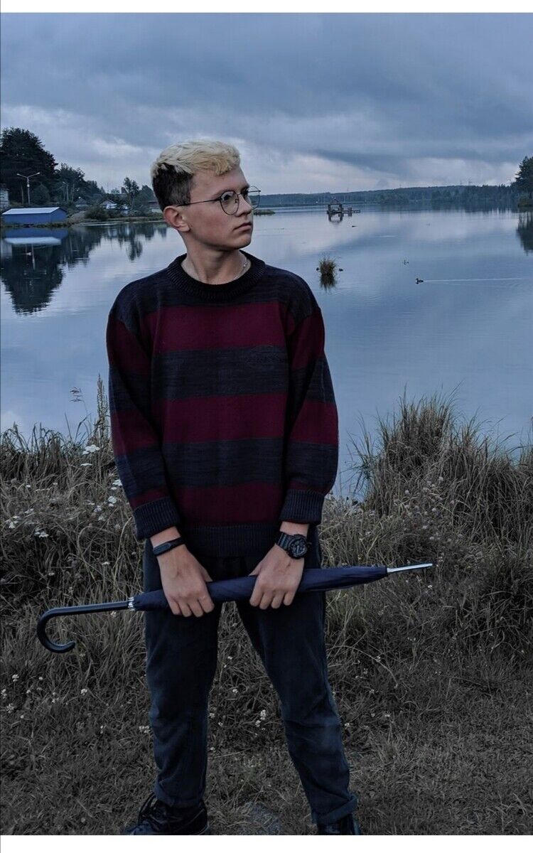  21268330  Valerik, 23 ,    