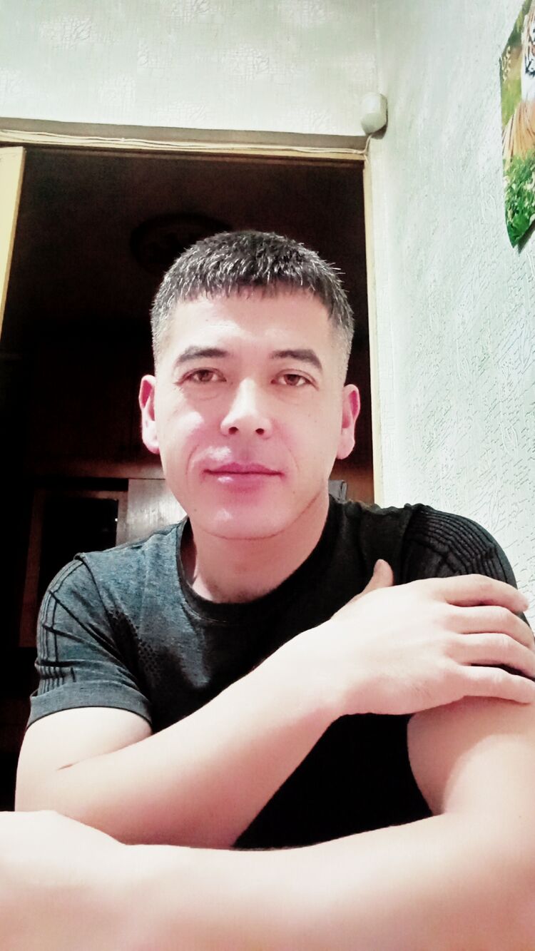  44088330  NURIDDIN, 37 ,    