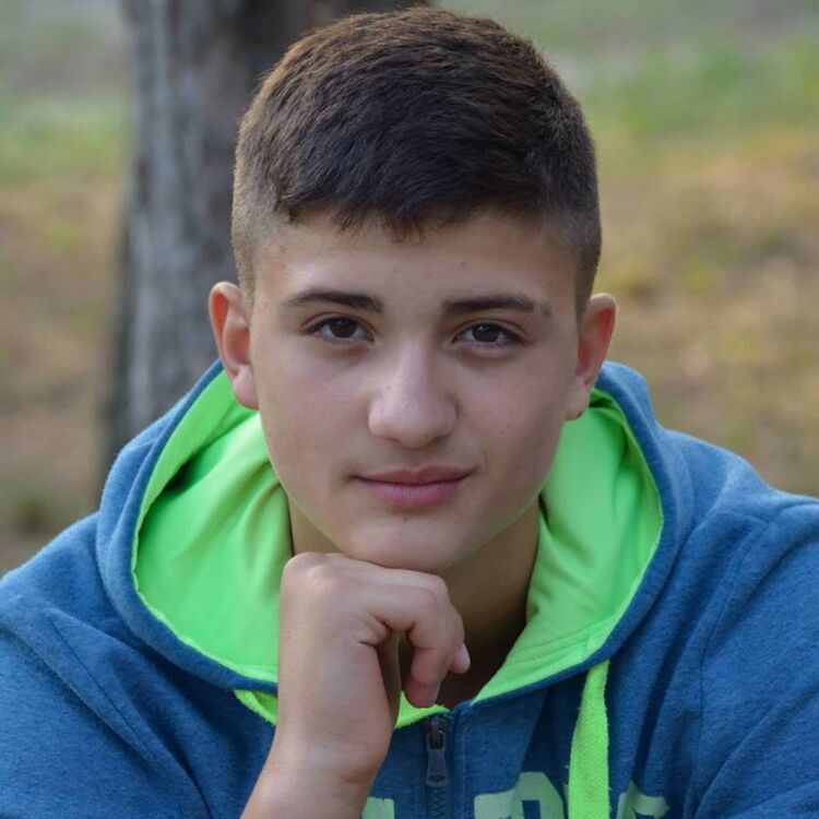  6325980  Vlad, 29 ,    