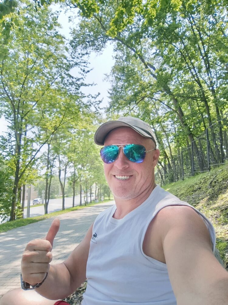   ,   Alex, 44 ,   ,   