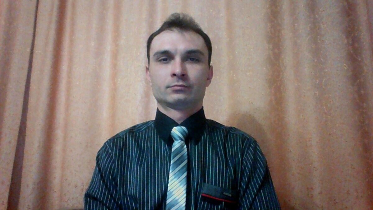  7439000  Aleksey, 44 ,    