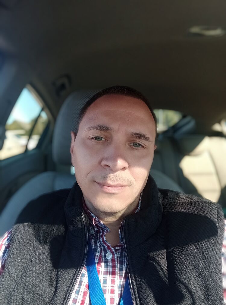  53599470  Eugen, 40 ,     