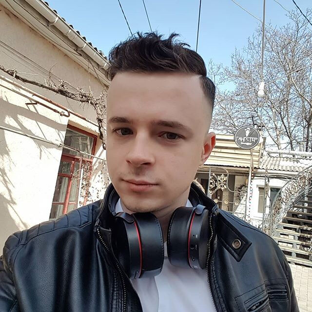  30635830  Trevor, 32 ,    