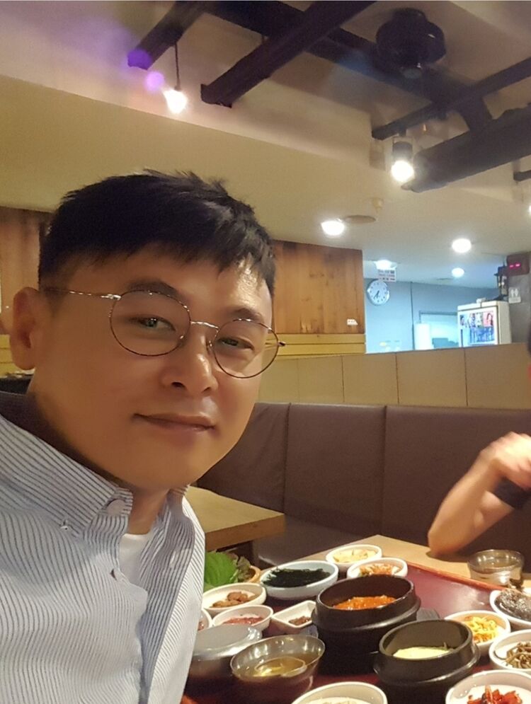  ,   Denis, 39 ,   ,   
