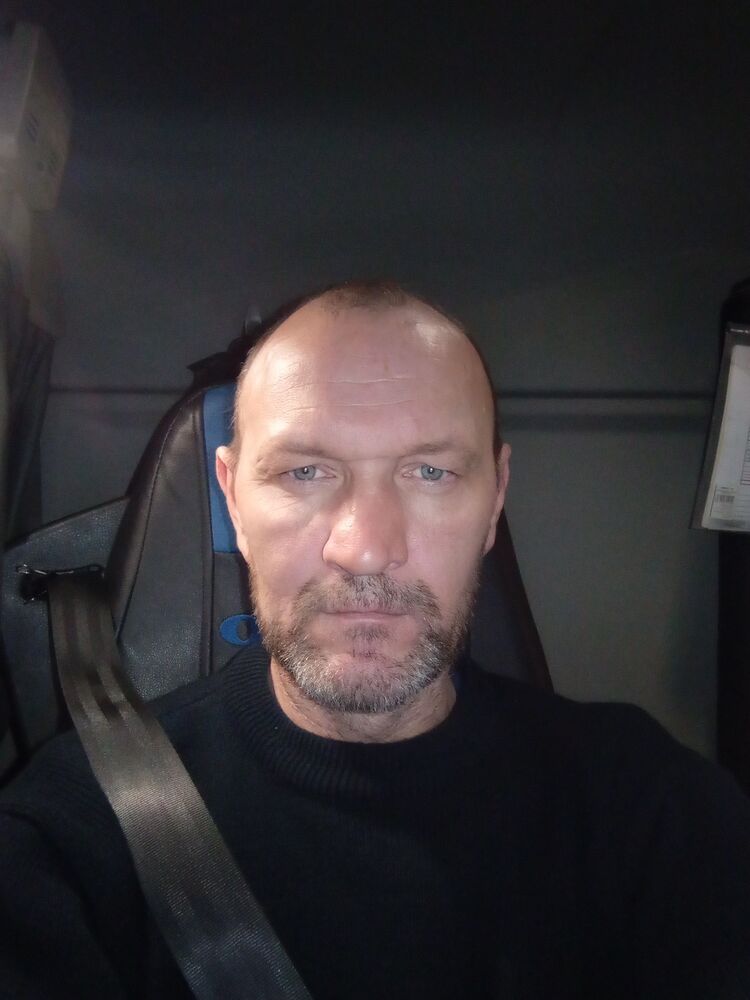  37883960  Alexander, 48 ,    