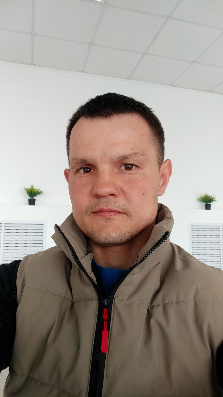  50886070  Denis, 33 ,    