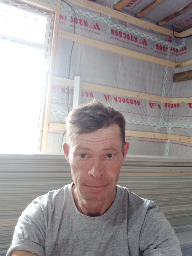  46136940  , 52 ,     