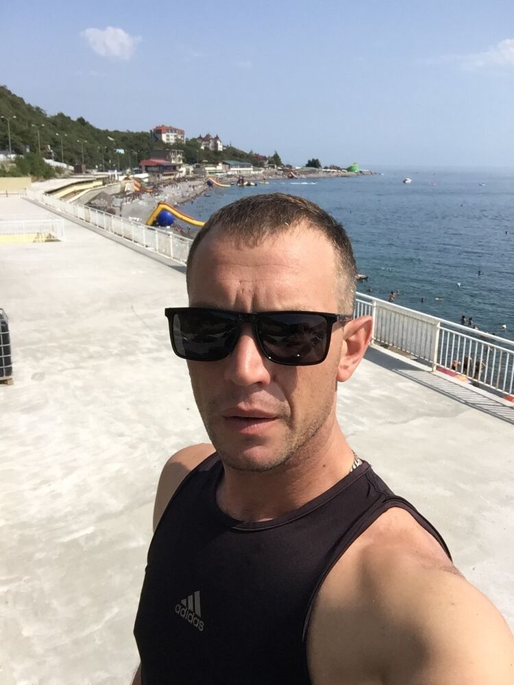  -,   Max, 41 ,   