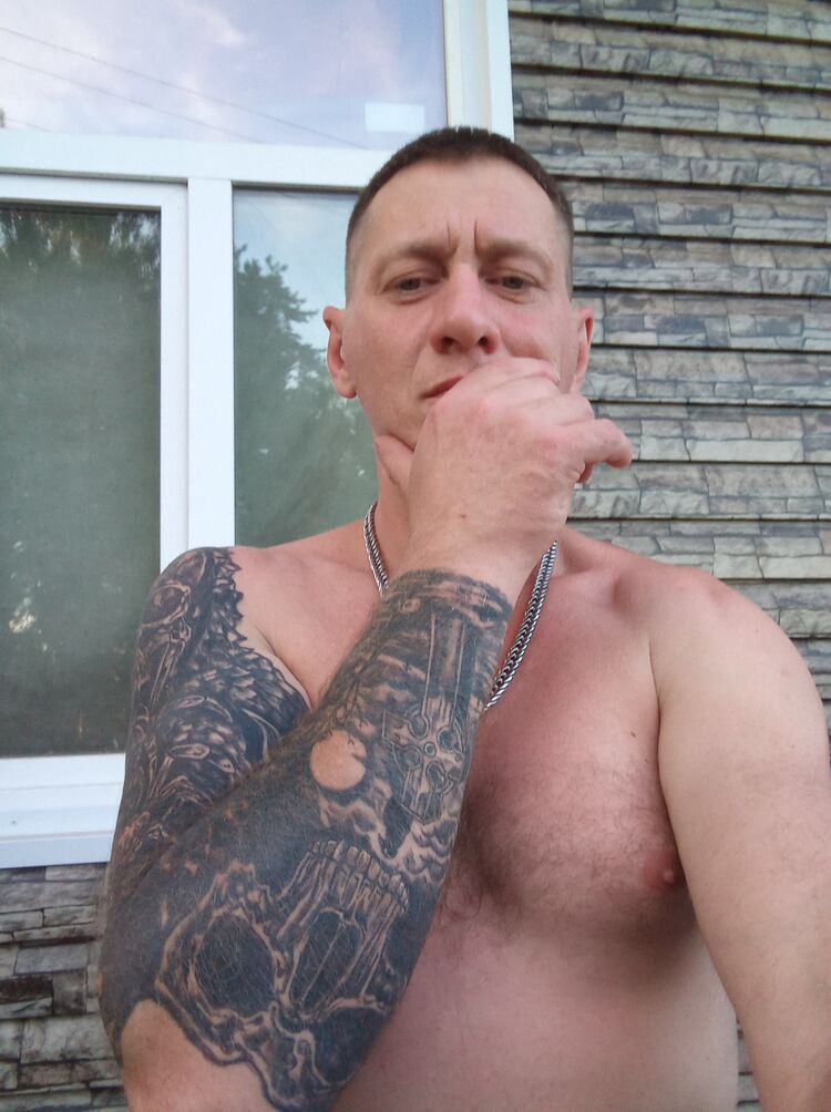  ,   Denis, 42 ,   c , 