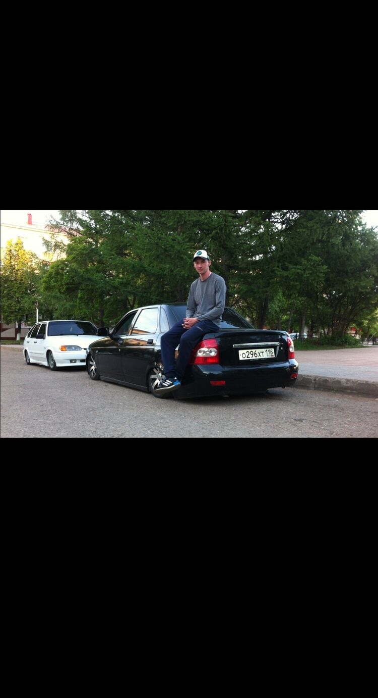  30594900  Sergei, 32 ,    