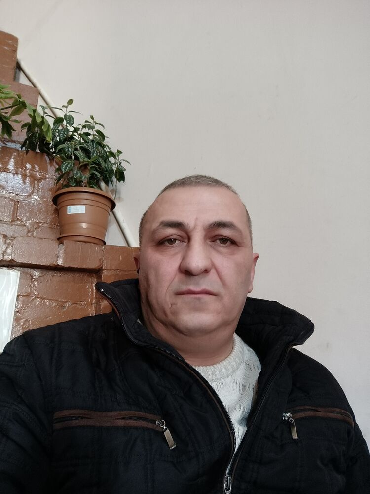  37031380  Giorgi, 46 ,    