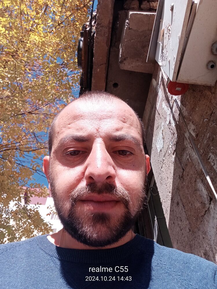  47116730  Armen, 31 ,    