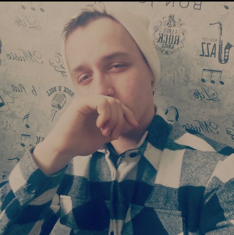  32658350  , 23 ,    