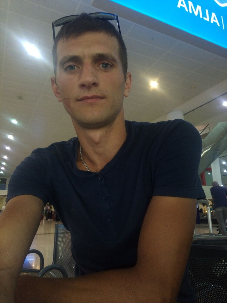  ,   Andrei, 34 ,  