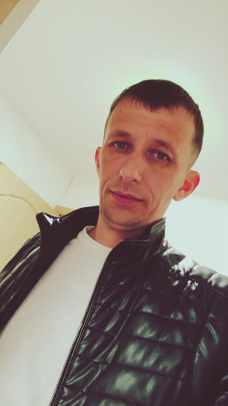  44036340  , 37 ,    