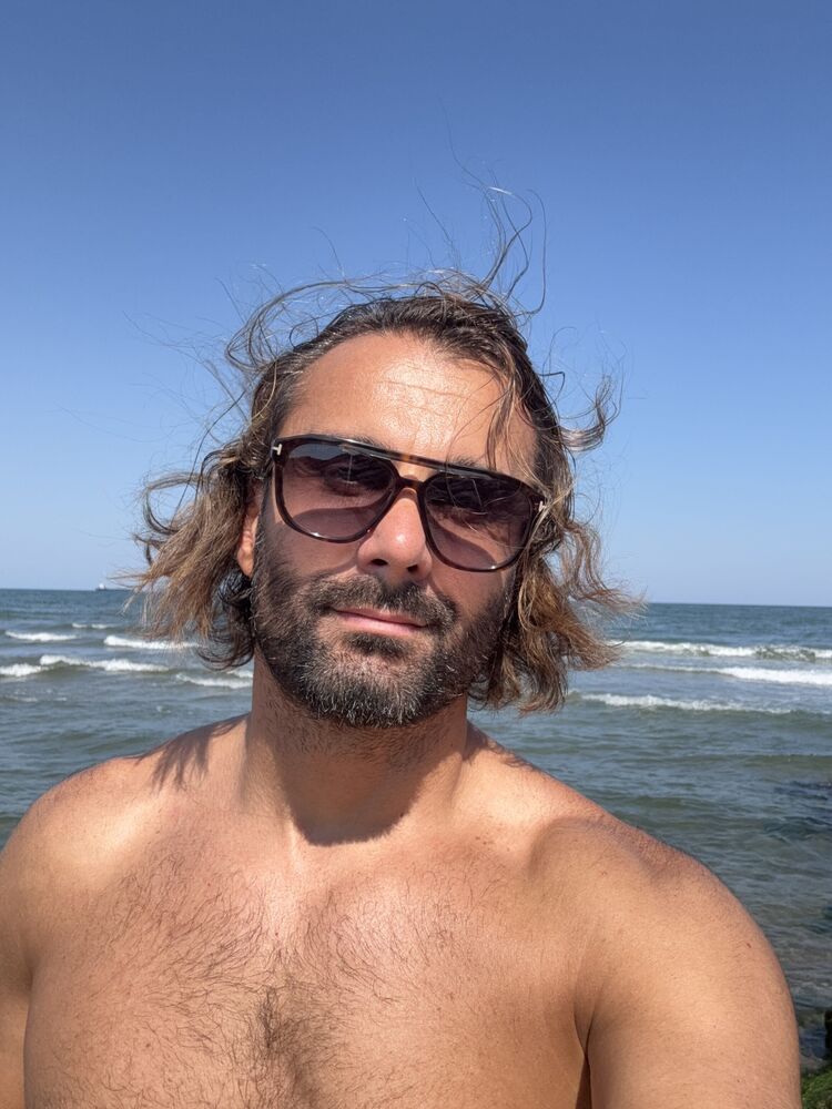  54638720  Yigit, 35 ,    