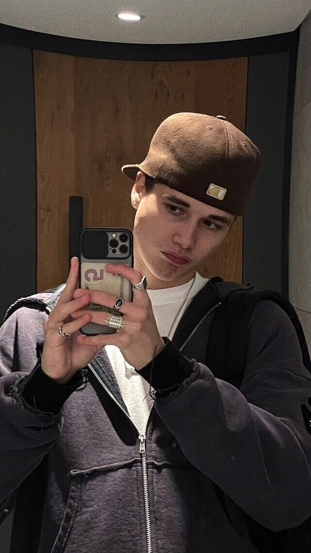  47383770  Alinur, 19 ,    
