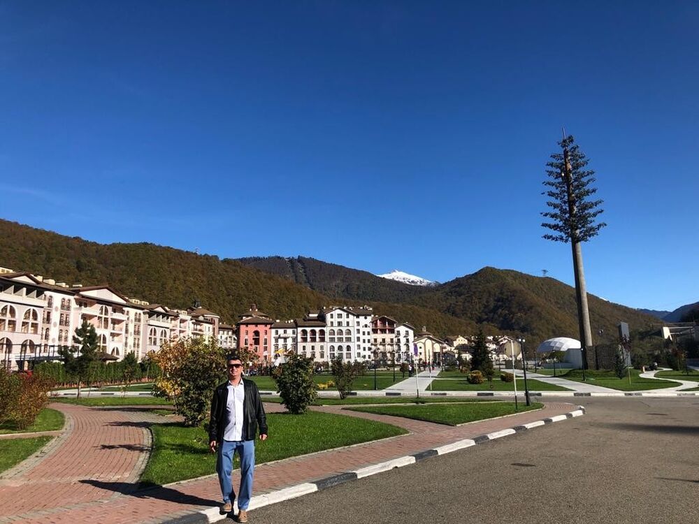 18041560  Stanislav, 40 ,    