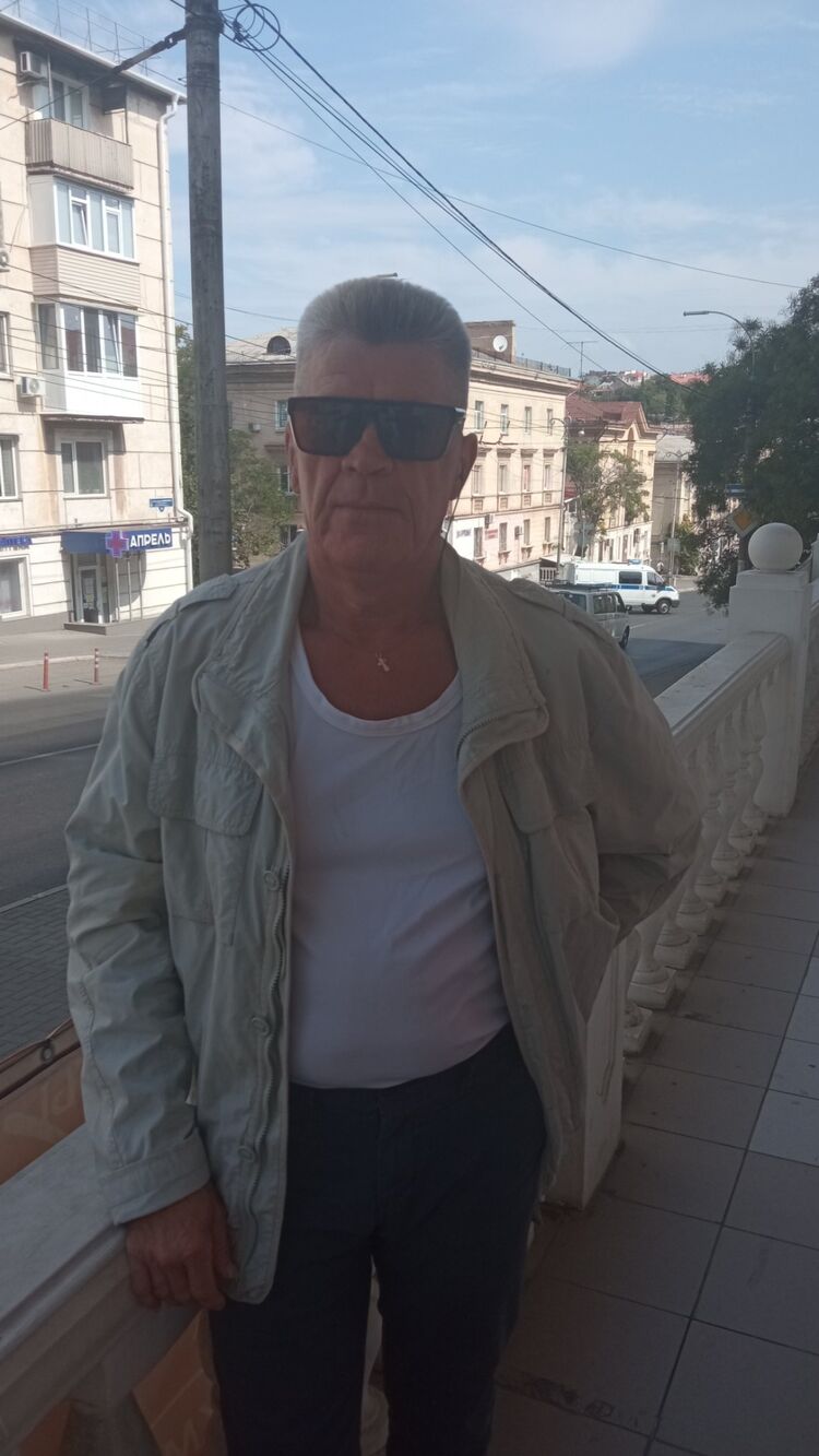  46751450  Magelan, 61 ,    