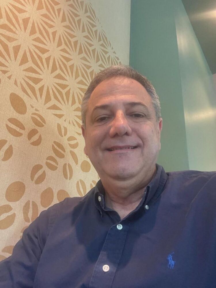  49941180  Lucas, 59 ,    