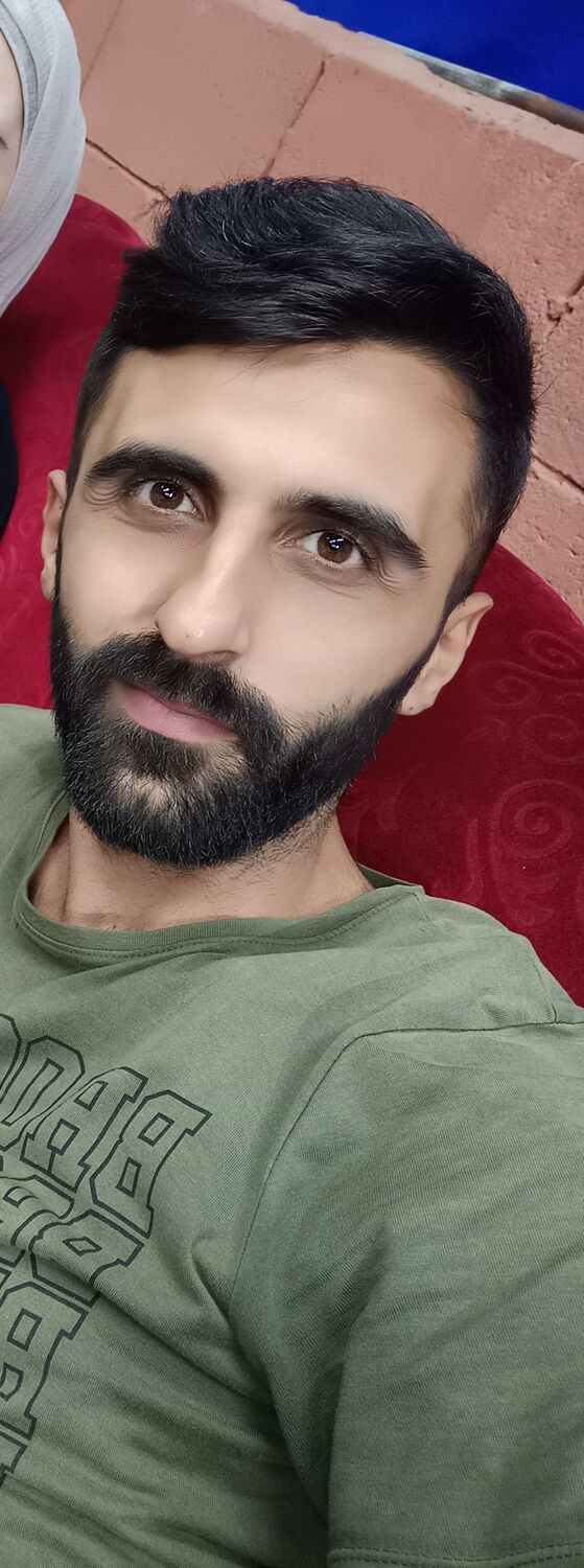  39400750  Mahmoud, 31 ,    Beirut