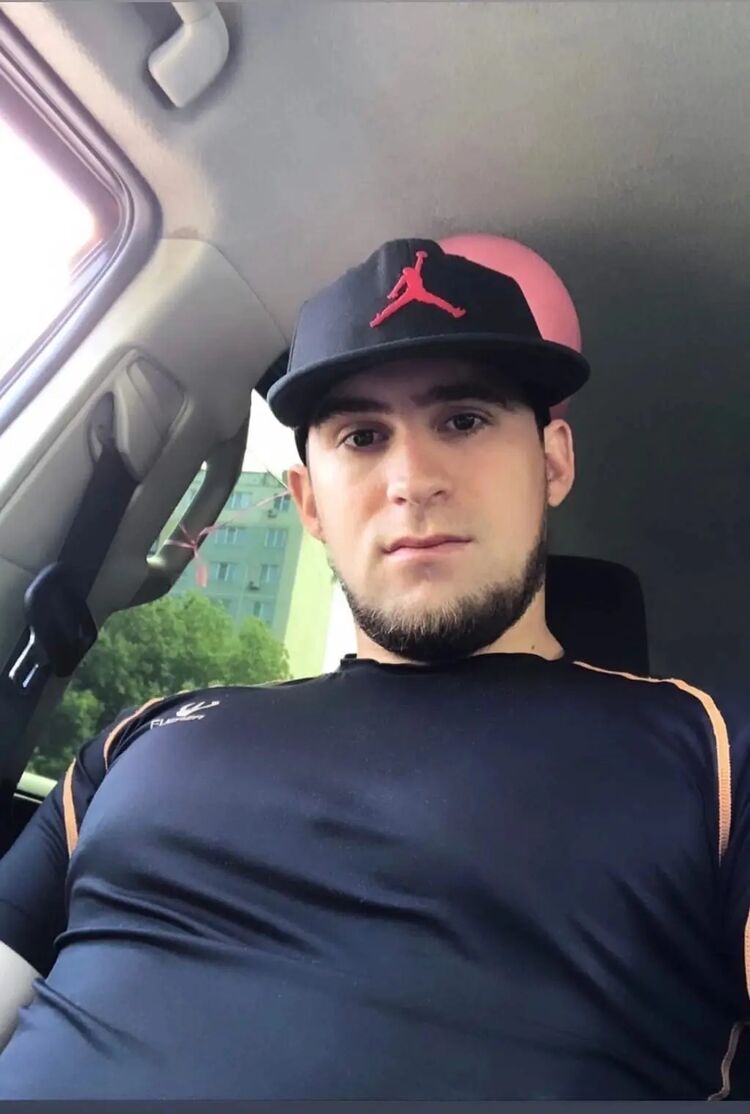  49550970  Roma, 32 ,    -