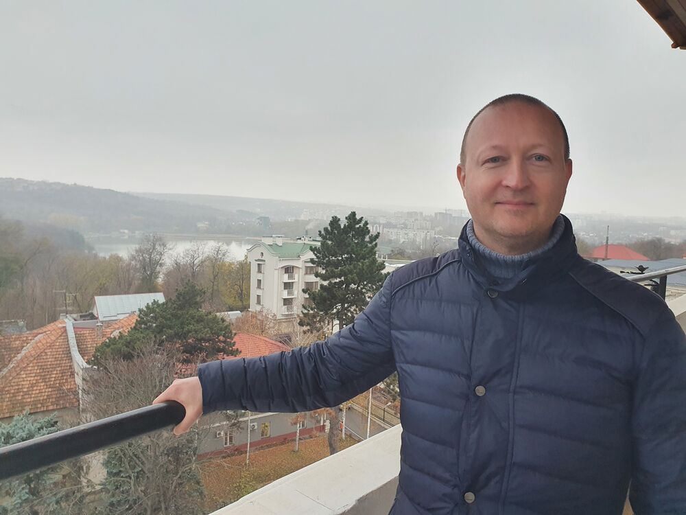 ,   Costea, 39 ,     , c 