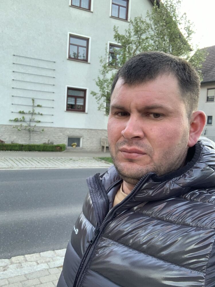  ,   Victor, 35 ,   ,   