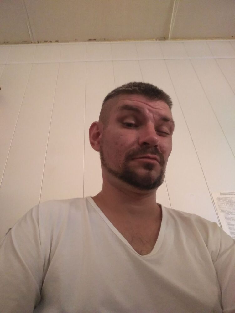  ,   Antonio, 42 ,     , c 