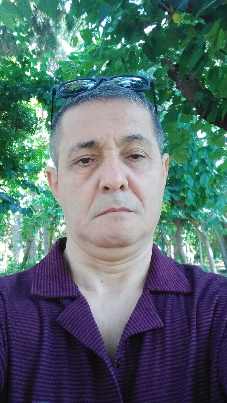  49346260  Ayhan, 60 ,    