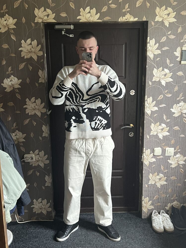  51686840  Oleg, 22 ,    