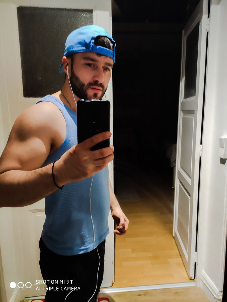  51379790  Adrian, 32 ,    Fontenay-Sous-Bois