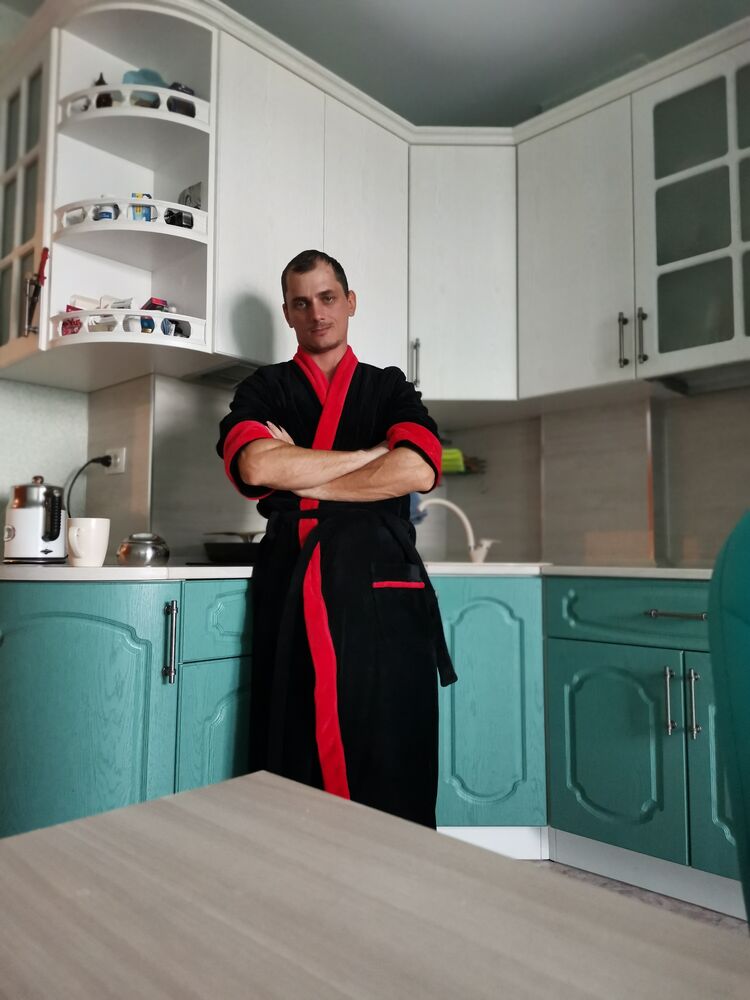  50903950  Nikolay, 37 ,    