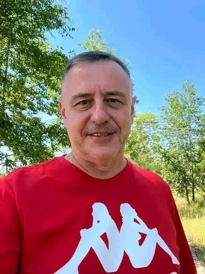  43824950  James steven, 57 ,    