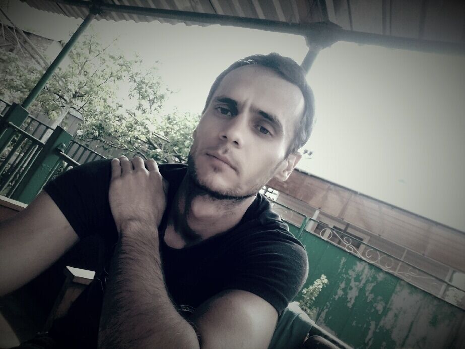  27715230  Valentin, 34 ,    --