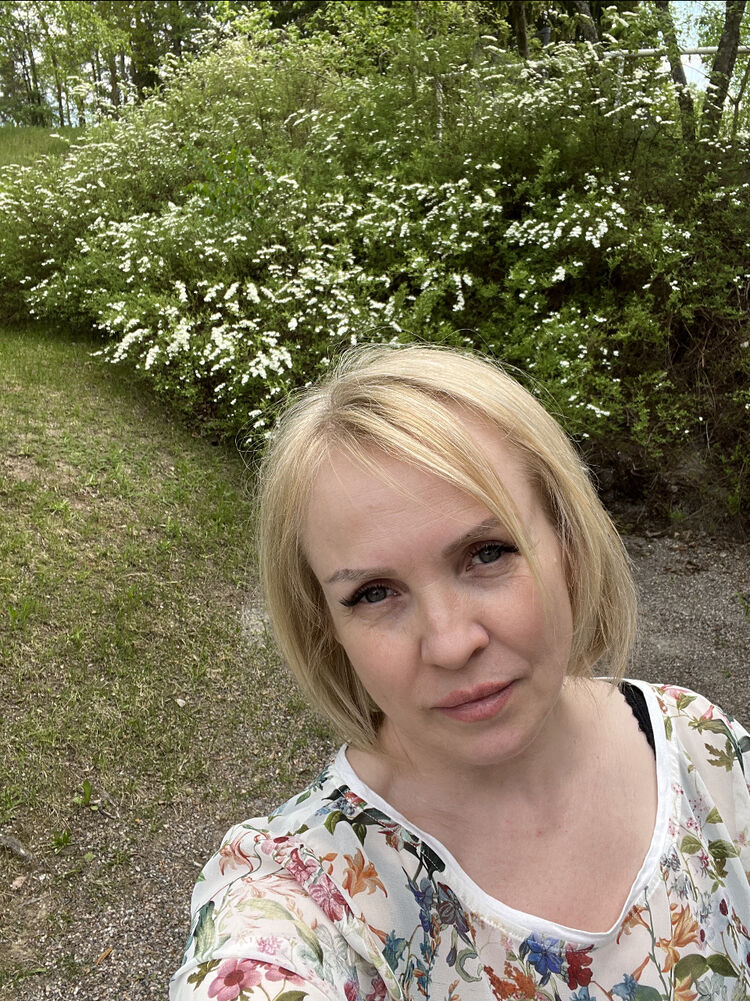  35952790  Natalia, 53 ,    