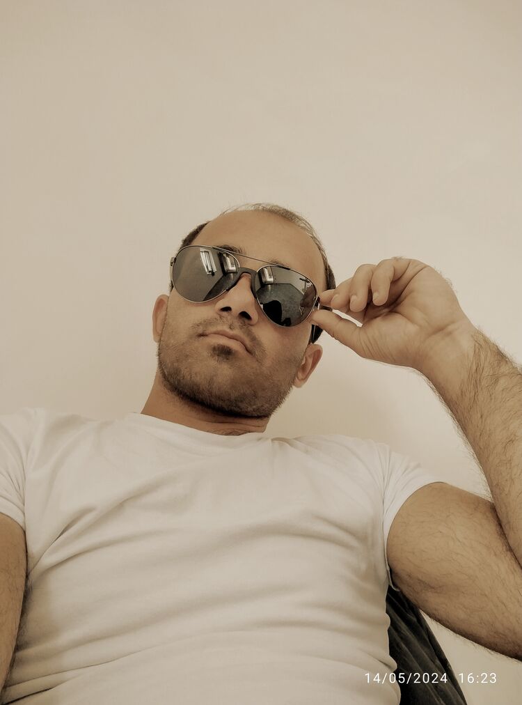  43260070  Elnur, 28 ,    