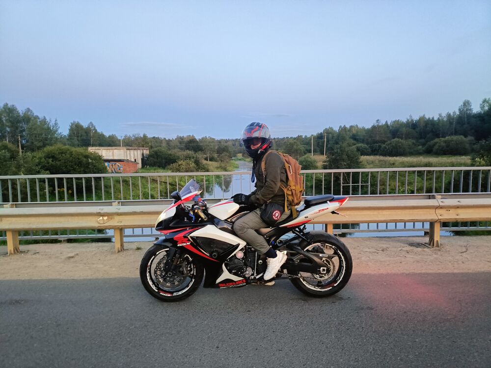  37724090  Vlad, 29 ,    