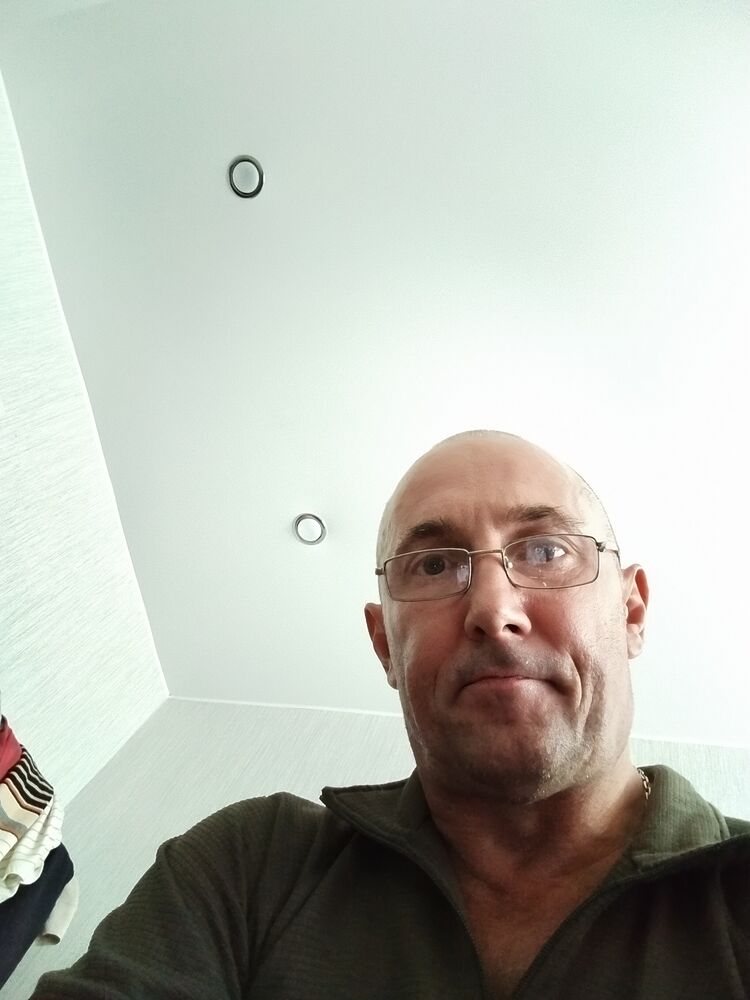  45877440  Zay, 51 ,    