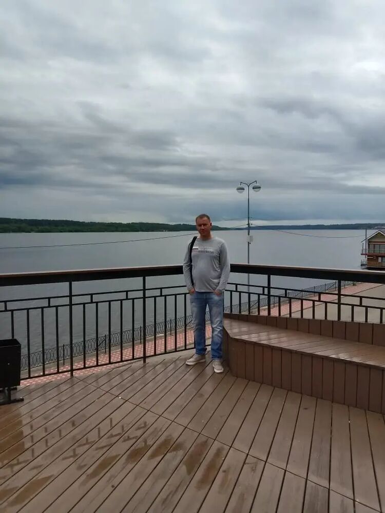  33323410  Sergey, 41 ,    
